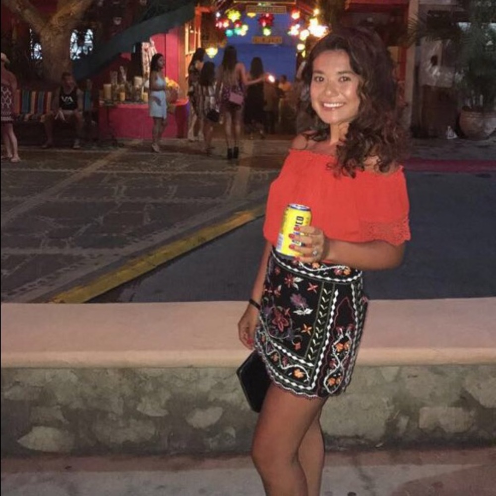 Meet your Posher, Cecilia